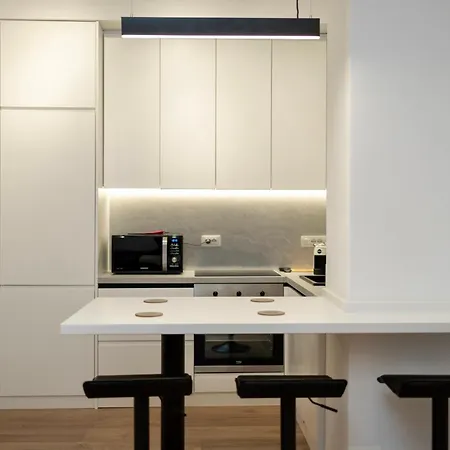 Lux Studio Center * Τίρανα